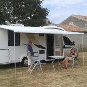 camping car avec auvent