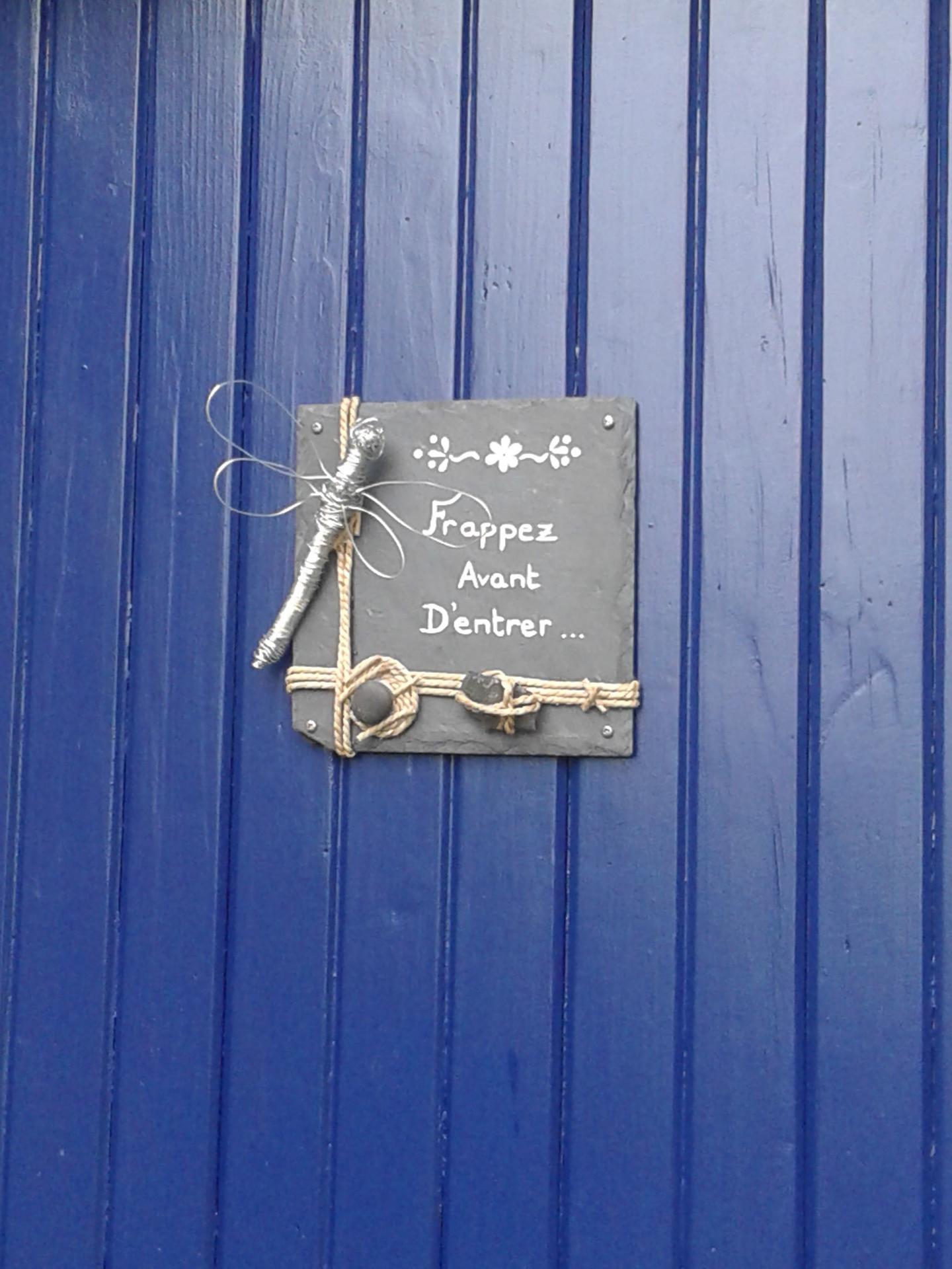 La porte de la cabane